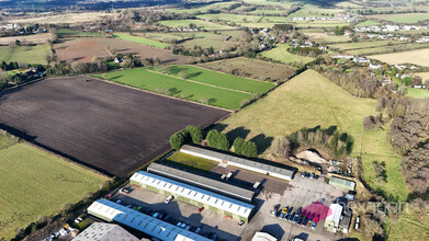 Mill Ln, Wildmoor à louer Aérien– Image 2 sur 4