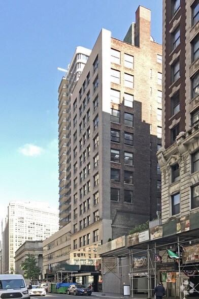 65 W 36th St, New York, NY à louer - Photo de l’immeuble – Image 1 sur 2