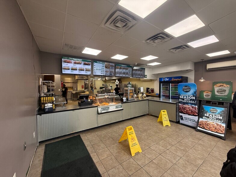 1903 Cottman Ave, Philadelphia, PA à vendre - Photo intérieure – Image 3 sur 6