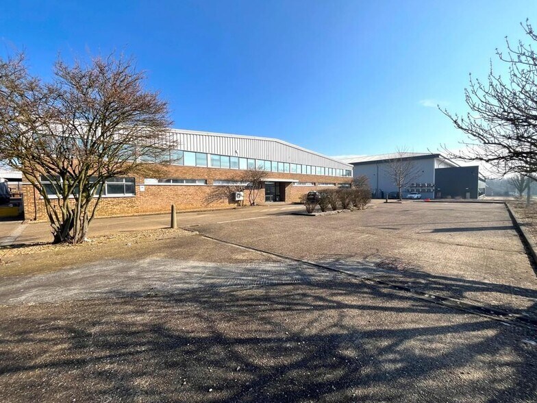 20 Freebournes Rd, Witham à louer - Photo de l’immeuble – Image 2 sur 12