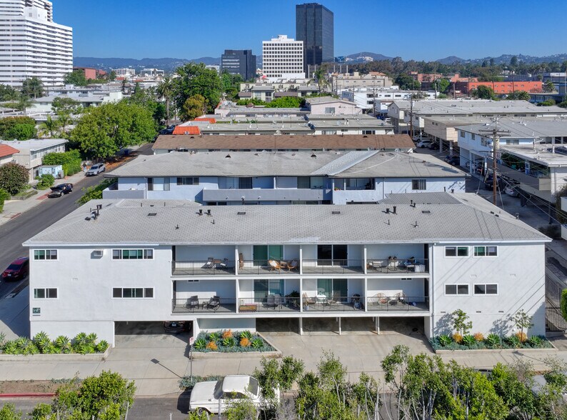1334 Barry Ave, Los Angeles, CA à vendre - Photo de l’immeuble – Image 2 sur 23