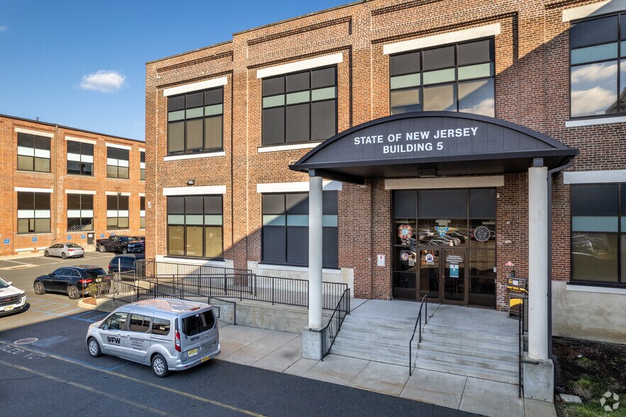 171 Jersey St, Trenton, NJ à louer - Photo de l’immeuble – Image 3 sur 10