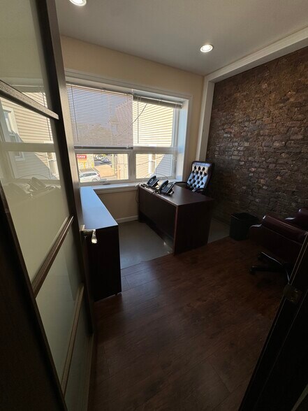 1682 Victory Blvd, Staten Island, NY à louer - Photo de l’immeuble – Image 3 sur 4