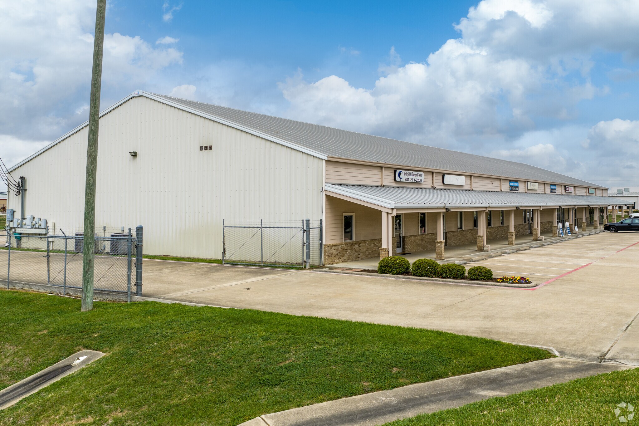16333 Mueschke Rd, Cypress, TX à louer Photo principale– Image 1 sur 9