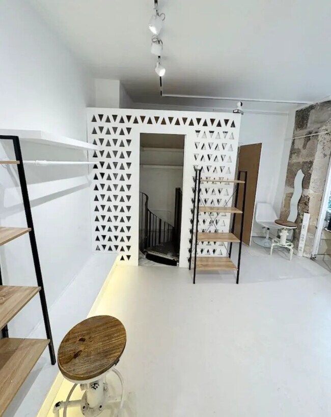 Plus de détails pour Local commercial à louer