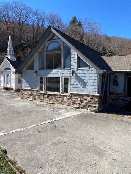 5058 Hwy 321, Blowing Rock, NC à vendre - Photo principale – Image 1 sur 17