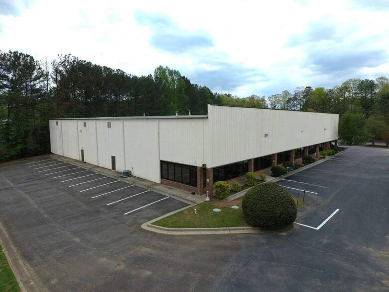 9330 Industrial Ter, Alpharetta, GA à louer - Photo de l’immeuble – Image 2 sur 8