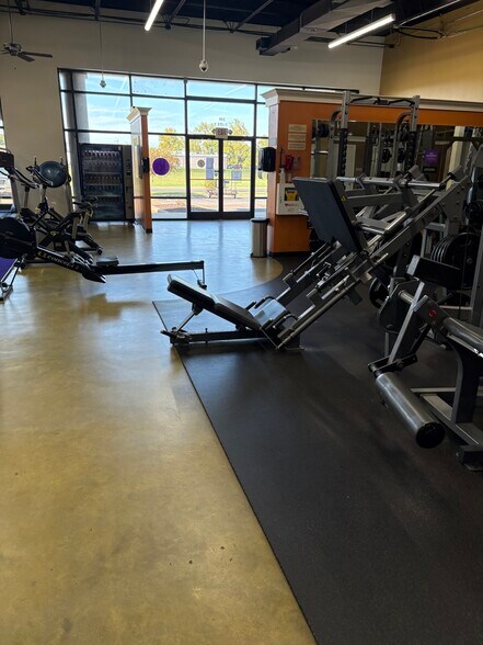 2490 Parr Ave, Dyersburg, TN à louer - Photo de l’immeuble – Image 3 sur 4