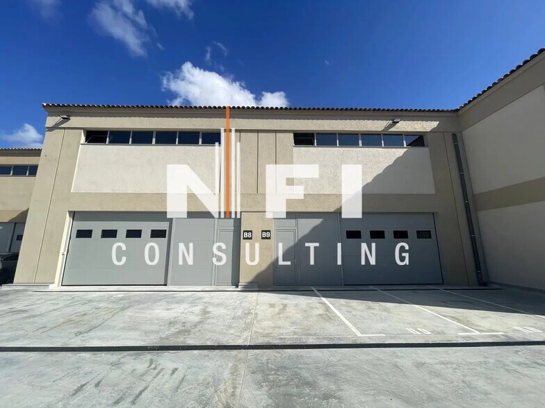 Local d’activités dans Valbonne à louer - Photo de l’immeuble – Image 3 sur 3