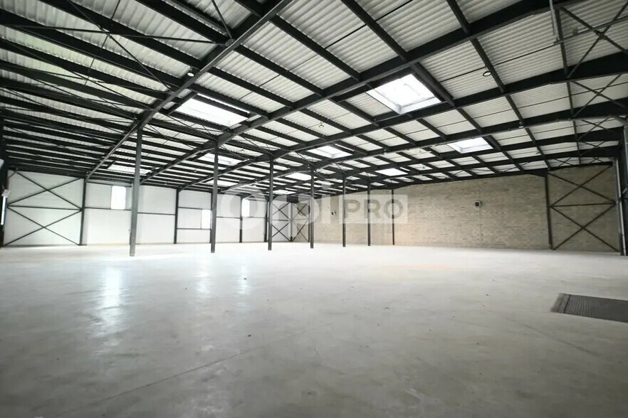 Bureau dans Colombier-Saugnieu à louer - Photo de l’immeuble – Image 2 sur 9