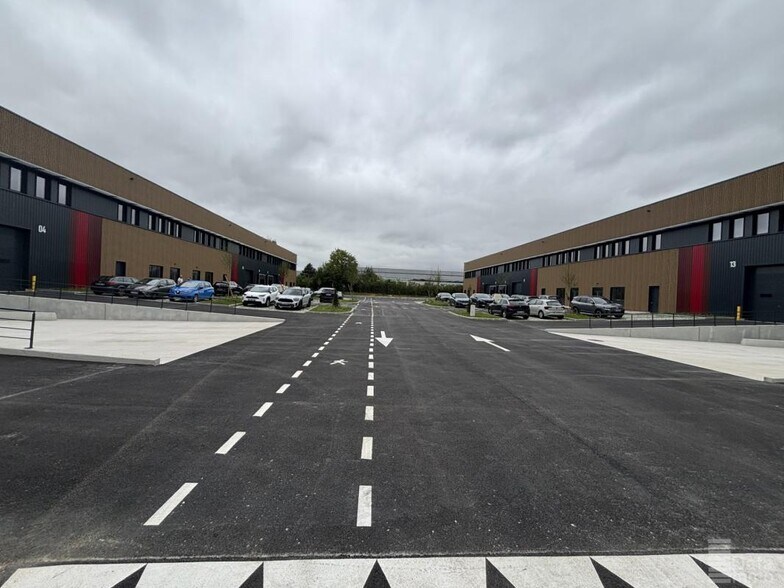 Industriel/Logistique dans Mitry-Mory à louer - Photo de l’immeuble – Image 1 sur 14