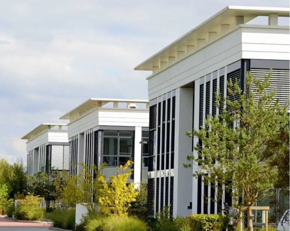 3 Boulevard Jean Moulin, Élancourt à louer Photo de l’immeuble– Image 1 sur 13