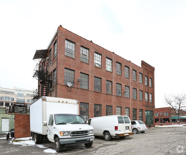 106 N Main St, Akron, OH à louer - Photo de l’immeuble – Image 3 sur 11