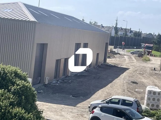 Plus de détails pour 2 Rue Jules Auffret, Trignac - Bureau, Local d'activités à louer