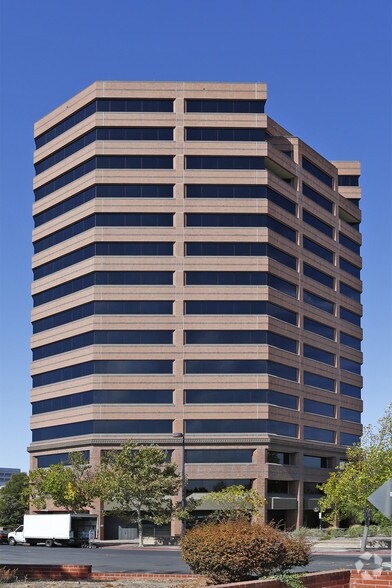 2300 Clayton Rd, Concord, CA à louer - Photo de l’immeuble – Image 2 sur 4