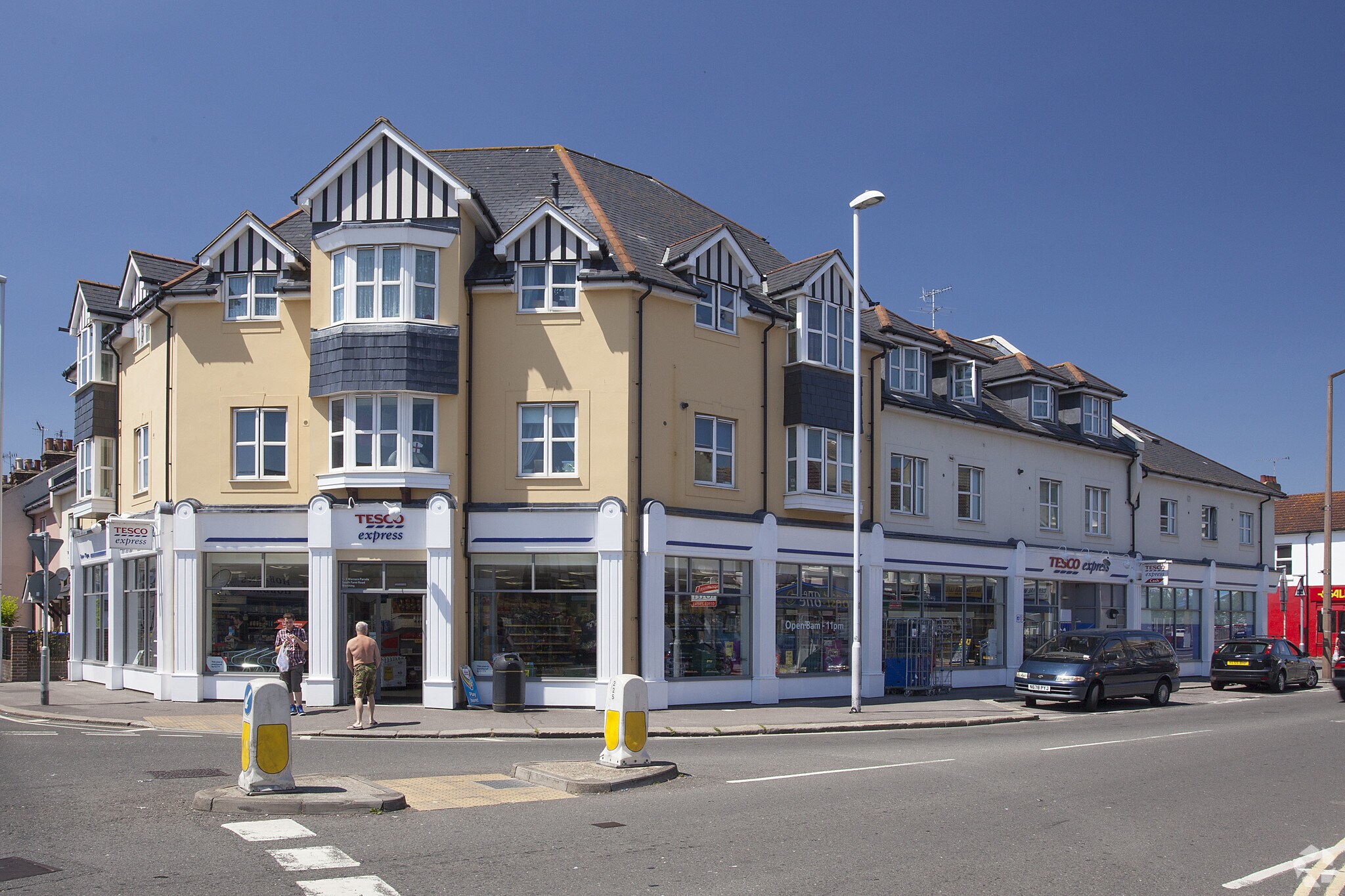 1-13 South Farm Rd, Worthing à vendre Photo principale– Image 1 sur 3