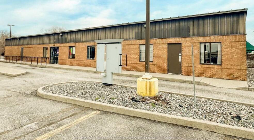 158-160 Keil Drive portefeuille de 2 biens à vendre sur LoopNet.fr - Photo de l’immeuble – Image 2 sur 2