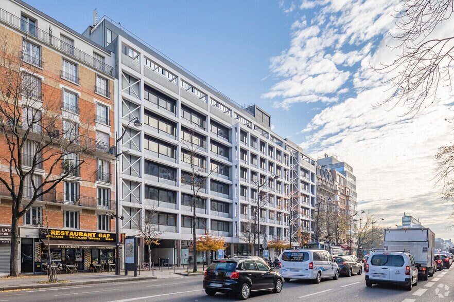 153 Avenue D'Italie, Paris à louer - Photo de l’immeuble – Image 2 sur 4