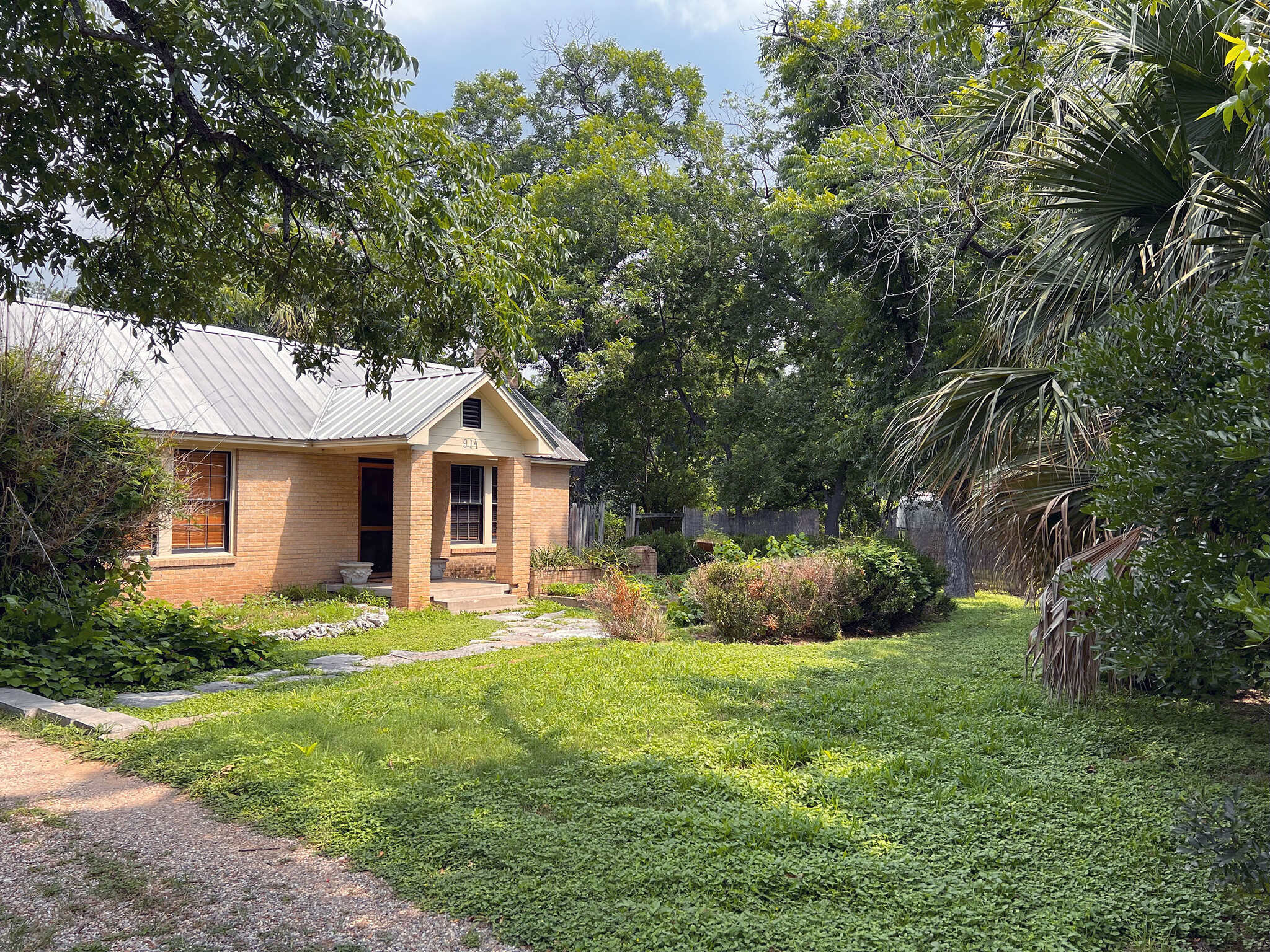 914 Shady Ln, Austin, TX à louer Photo de l’immeuble– Image 1 sur 51
