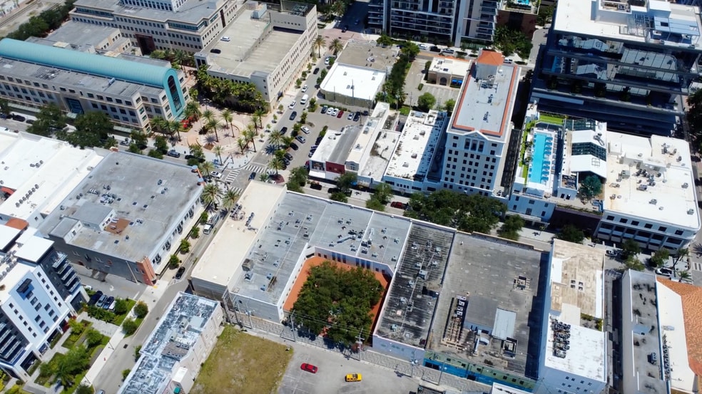 325 Clematis St, West Palm Beach, FL à louer - Photo de l’immeuble – Image 3 sur 13