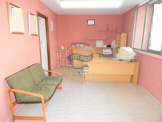 Plus de détails pour Local commercial à vendre