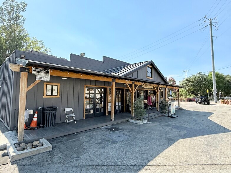 23504-23508 Calabasas Rd, Calabasas, CA à louer - Photo de l’immeuble – Image 2 sur 9
