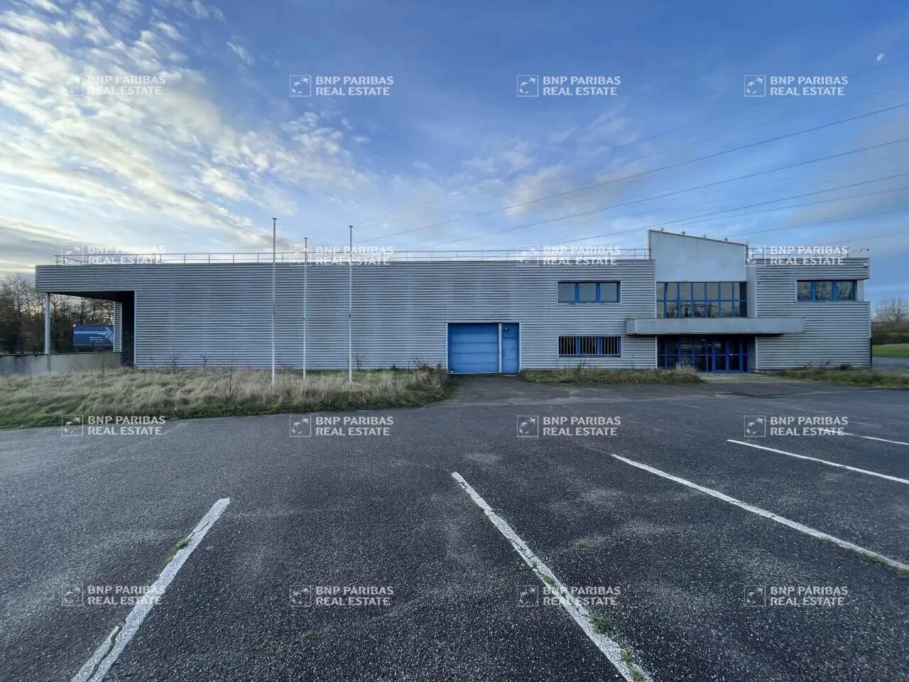 Local d’activités dans La Vaupalière à louer Photo de l’immeuble– Image 1 sur 20