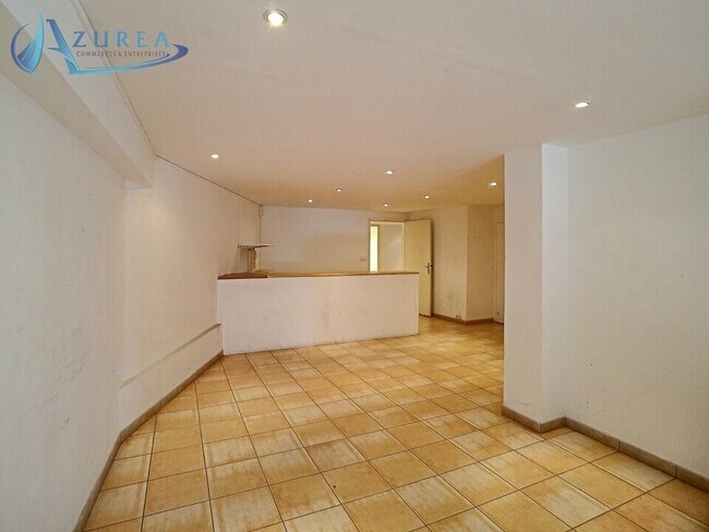 Plus de détails pour Local commercial à vendre