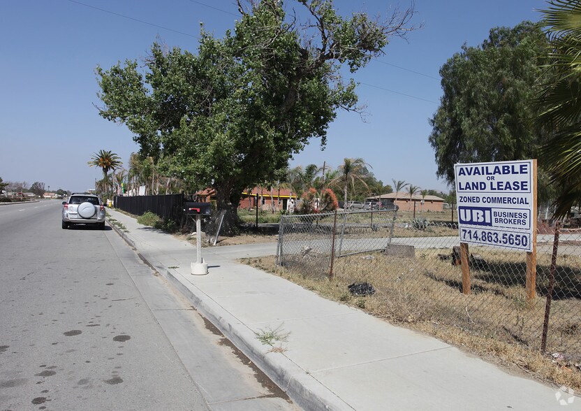5664 Etiwanda Ave, Jurupa Valley, CA à louer - Photo de l’immeuble – Image 2 sur 5