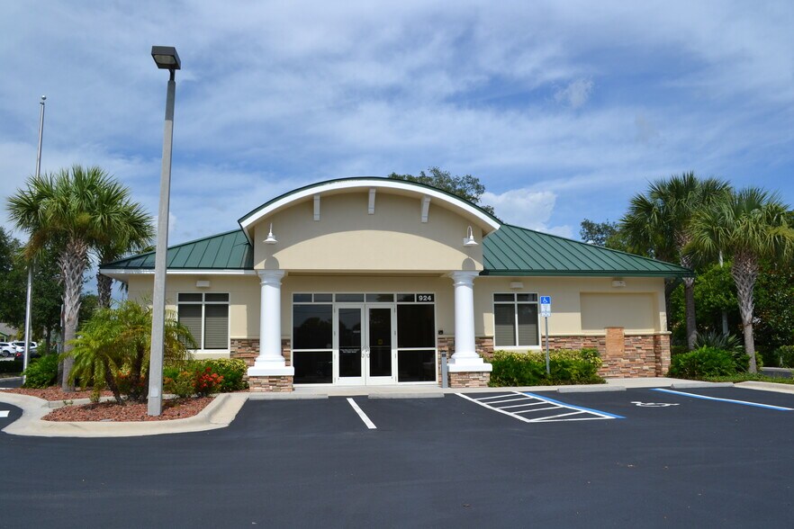 924 Alt 19, Palm Harbor, FL à louer - Photo principale – Image 1 sur 7