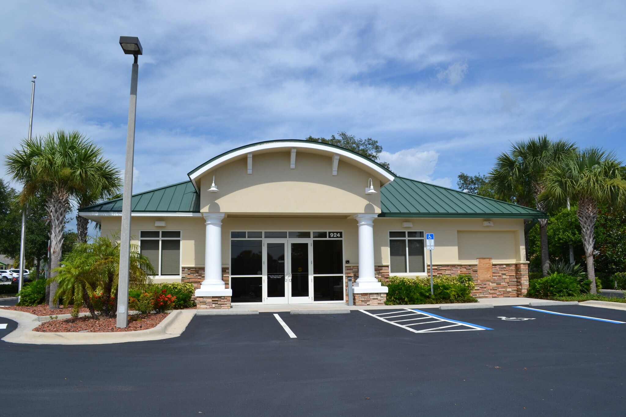 924 Alt 19, Palm Harbor, FL à louer Photo principale– Image 1 sur 8