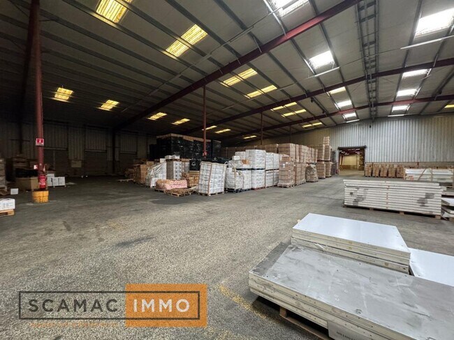Plus de détails pour Industriel/Logistique à louer