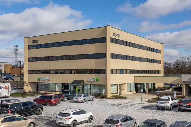 Plus de détails pour 9600 Colerain Ave, Cincinnati, OH - Bureau, Local commercial à louer