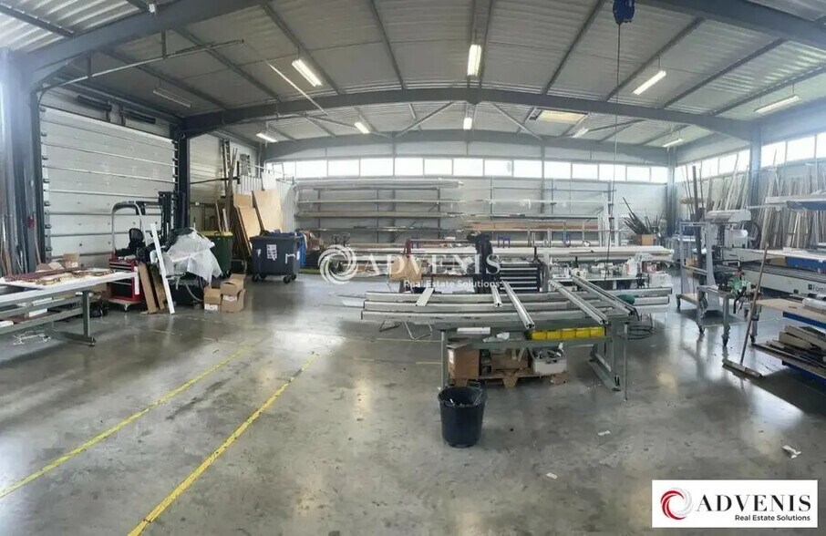 Local d'activités dans VILLENAVE-D'ORNON à vendre - Photo de l’immeuble – Image 1 sur 10