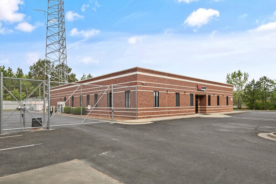 1876 Bureau Dr, Fayetteville, NC à vendre - Photo de l’immeuble – Image 3 sur 19