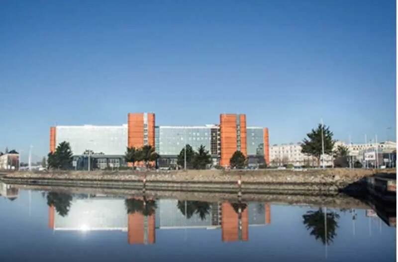 Bureau dans Le Havre à louer - Photo de l’immeuble – Image 1 sur 8