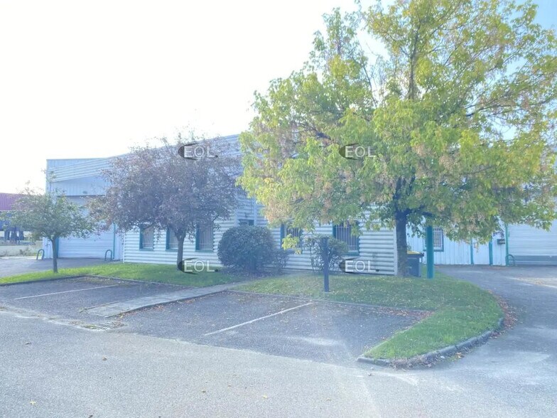 Industriel/Logistique dans Toussieu à louer - Photo de l’immeuble – Image 2 sur 17