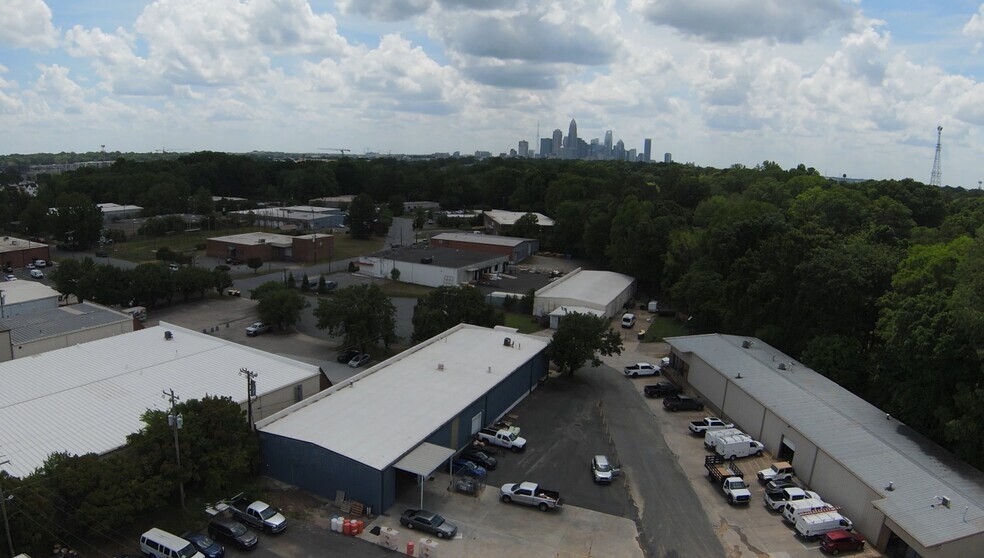 540 W 32nd St, Charlotte, NC à louer - Photo de l’immeuble – Image 2 sur 7