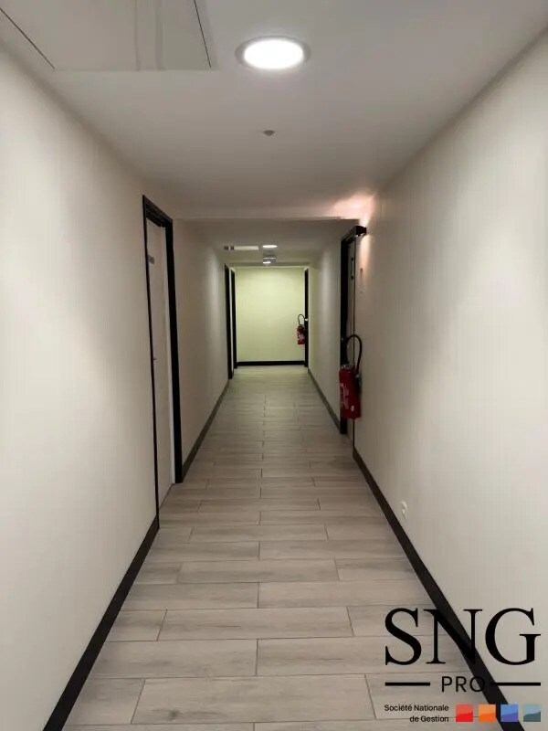 Bureau dans Évry-Courcouronnes à vendre Photo de l’immeuble– Image 1 sur 15