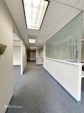 300-490 Quail Ridge Dr, Westmont, IL à louer Photo intérieure– Image 2 sur 18