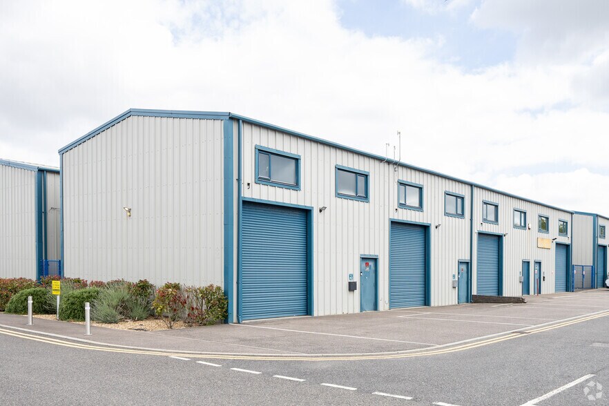 40-43 Invicta Way, Ramsgate à louer - Photo de l’immeuble – Image 1 sur 12