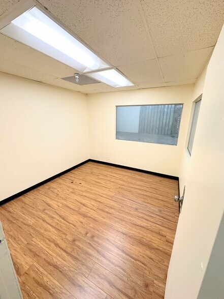 1600-1650 S Naomi Ave, Los Angeles, CA à louer - Photo de l’immeuble – Image 3 sur 20