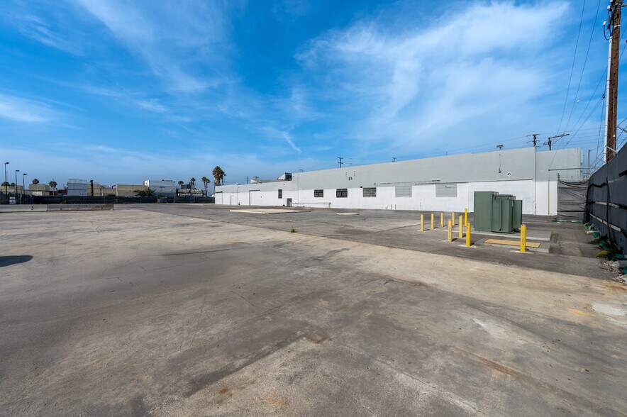 1700 W Anaheim St, Long Beach, CA à louer - Photo de l’immeuble – Image 2 sur 10