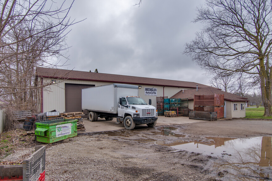 11544 N Saginaw Rd, Clio, MI à vendre - Photo de l’immeuble – Image 3 sur 30