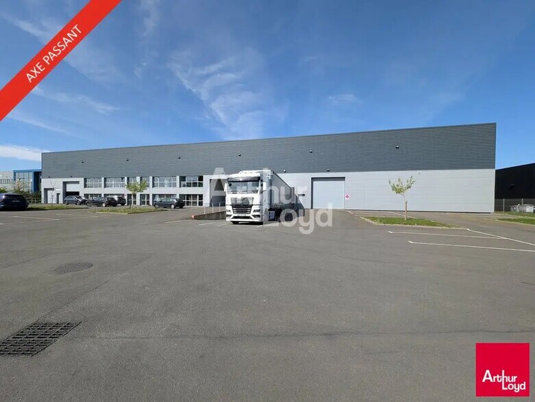 Local d’activités dans Noyal-Châtillon-sur-Seiche à louer - Photo de l’immeuble – Image 2 sur 8
