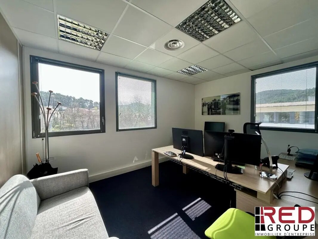 Bureau dans Le Tholonet à louer Photo de l’immeuble– Image 1 sur 9