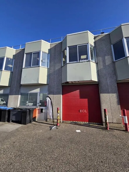 Local d’activités dans Villejuif à louer - Photo de l’immeuble – Image 1 sur 11