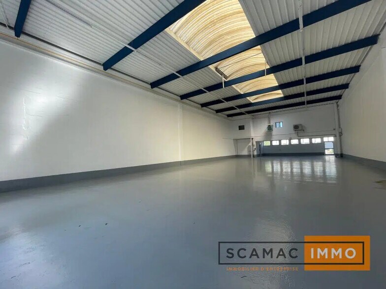 Bureau dans Bonneuil-sur-Marne à louer - Photo de l’immeuble – Image 3 sur 15