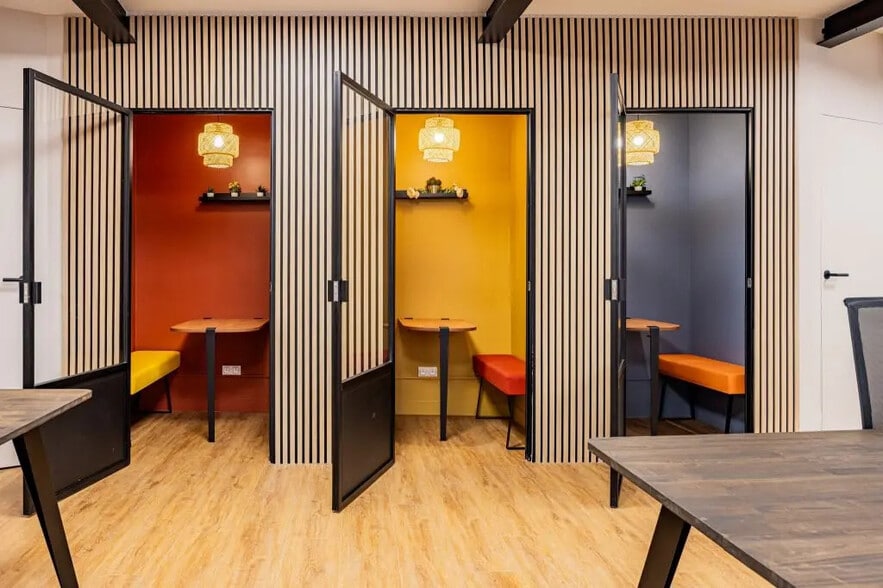 62 Bis Rue Jean-Baptiste Pigalle, Paris à louer - Photo de l’immeuble – Image 2 sur 9