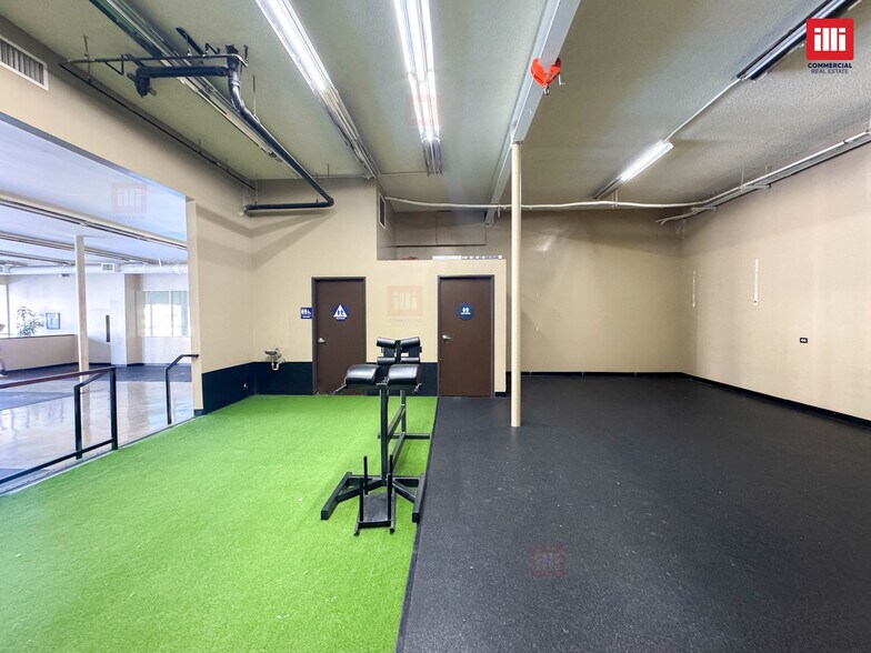 21144-21146 Ventura Blvd, Woodland Hills, CA à louer - Photo de l’immeuble – Image 3 sur 8